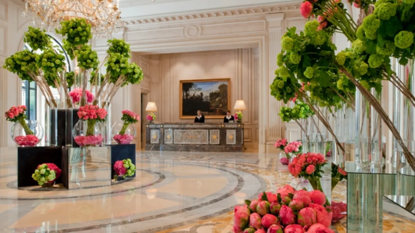 Lobby Rose
