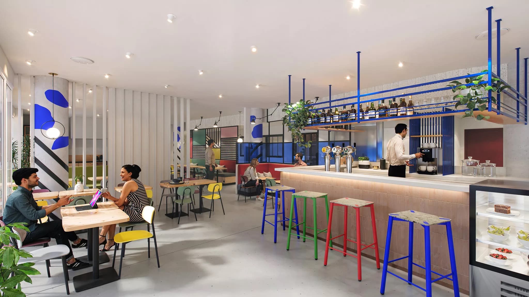 Café-bar d'hôtel contemporain aux accents bleus, tabourets colorés et clients attablés