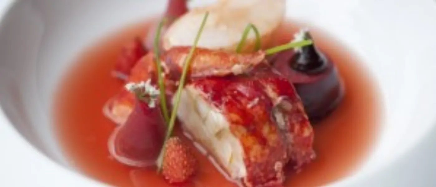 homard-dashi_fruit_rouge-_credit_photo_v-lemesle
