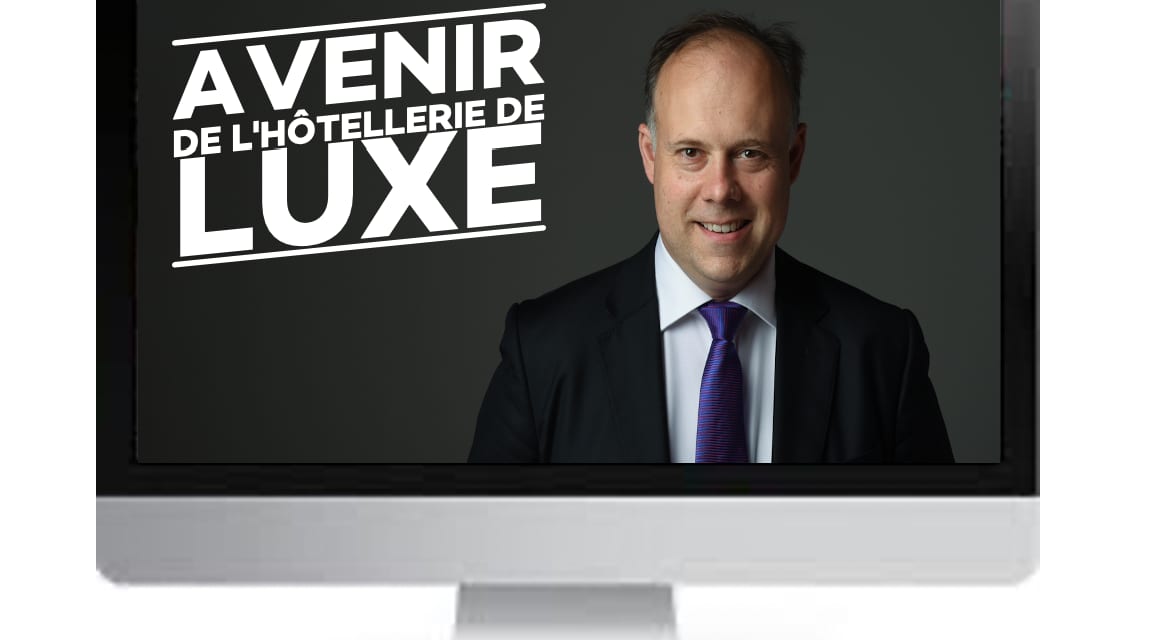 Réunion d'équipe collaborative au sein d'un hôtel de luxe