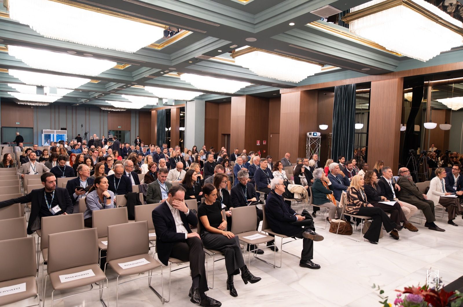Salle comble pendant la Luxury Hospitality Conference de Milan